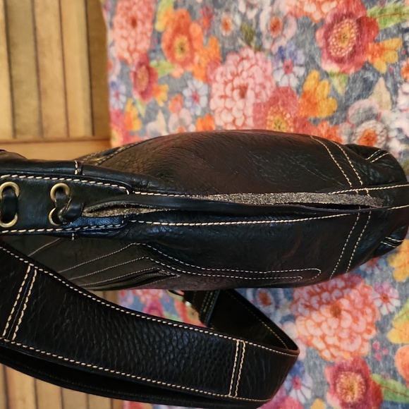 Coach Chelsea - Picture 3 of 15